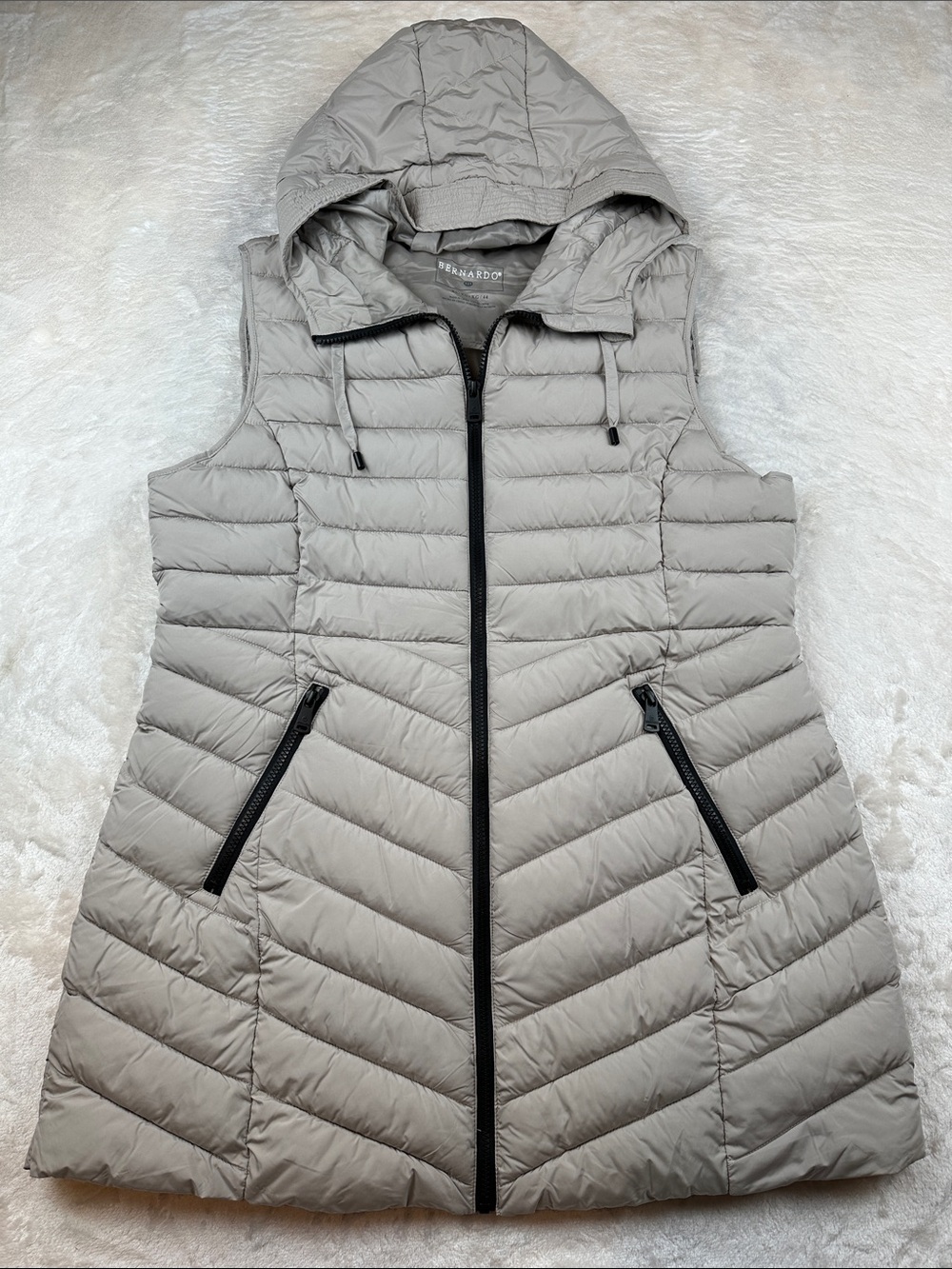 Bernardo EcoPlume Hooded Puffer Vest Women’s XL 44 Taupe Quilted Lightweight
